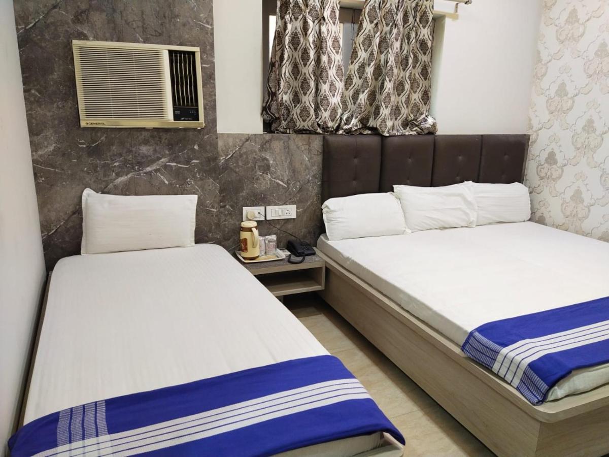 Hotel Gateway Kailash Varanasi Bagian luar foto