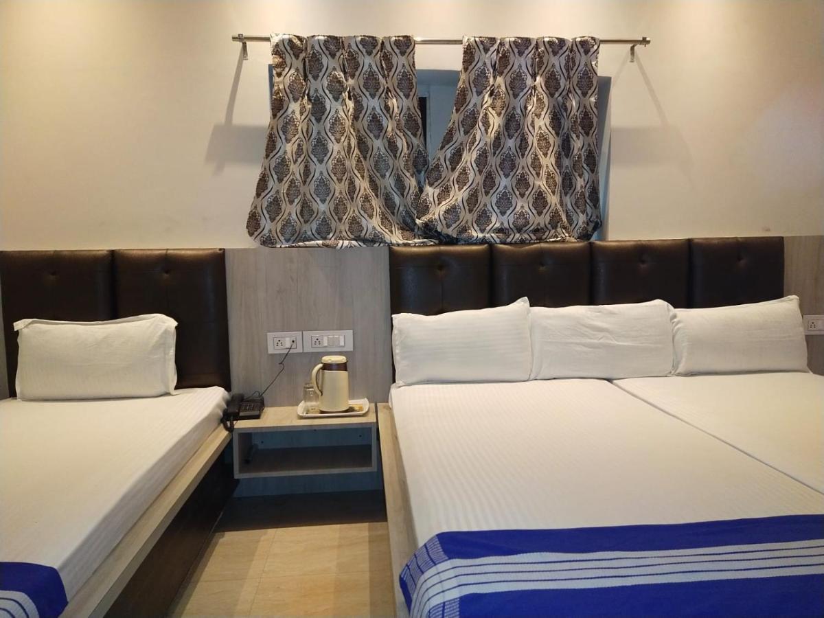 Hotel Gateway Kailash Varanasi Bagian luar foto