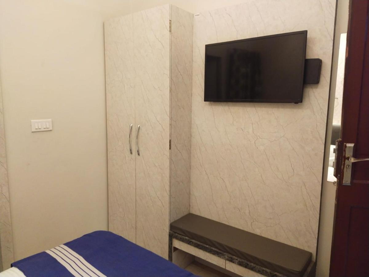 Hotel Gateway Kailash Varanasi Bagian luar foto