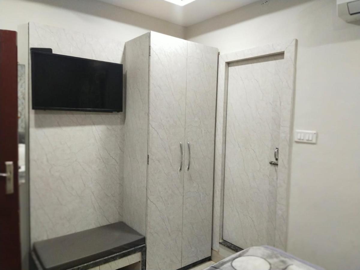 Hotel Gateway Kailash Varanasi Bagian luar foto