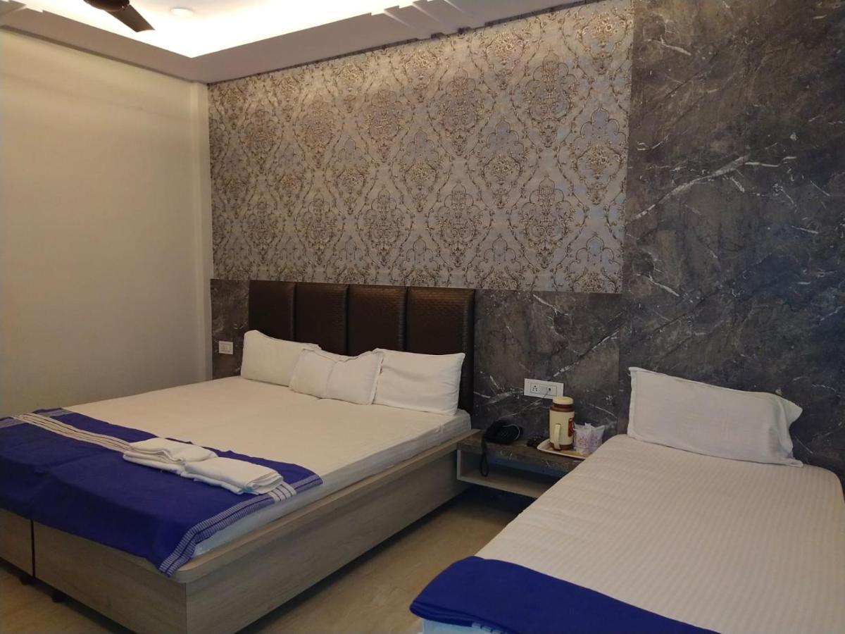 Hotel Gateway Kailash Varanasi Bagian luar foto